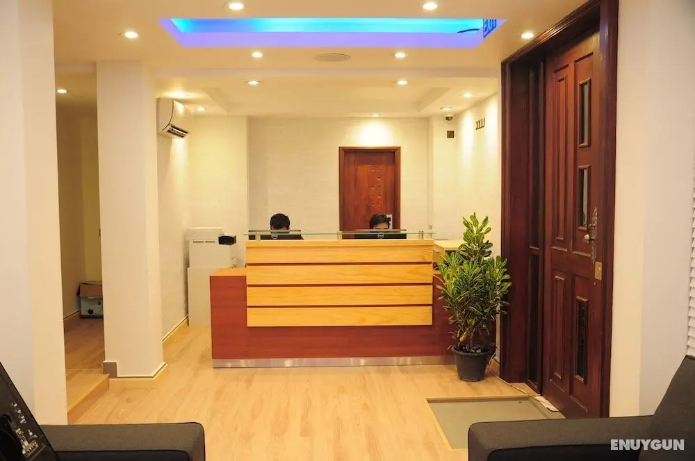 Airport Beach Hotel - Lobi
