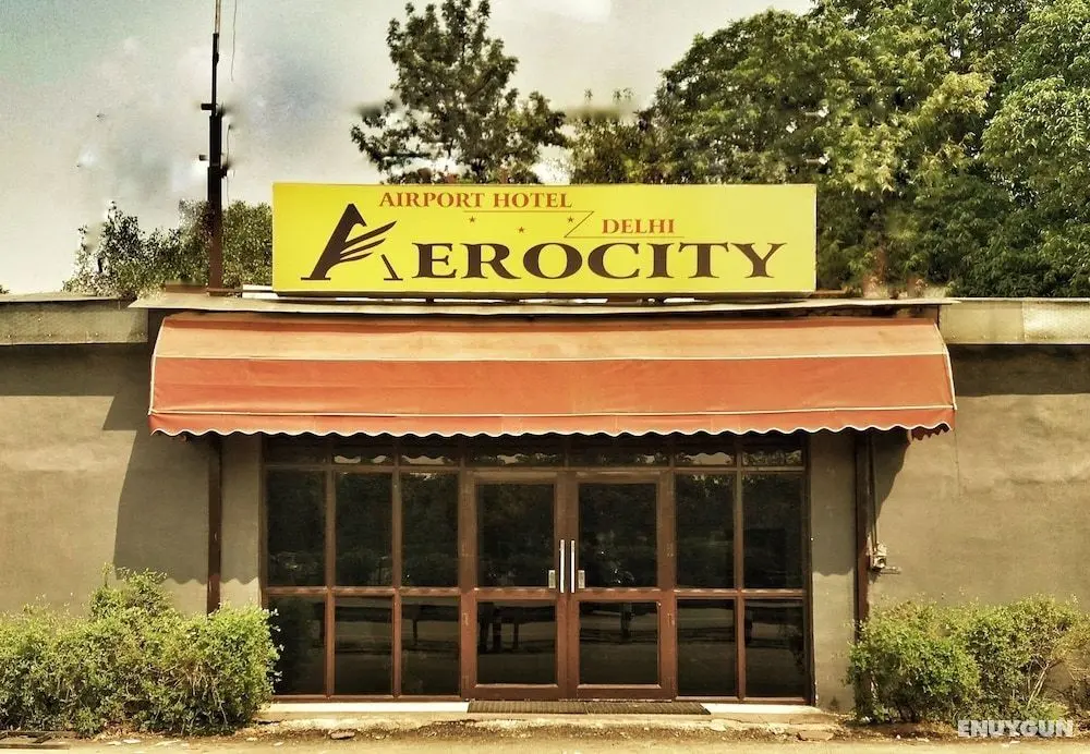 Airport Hotel Delhi Aerocity - Dış Mekan