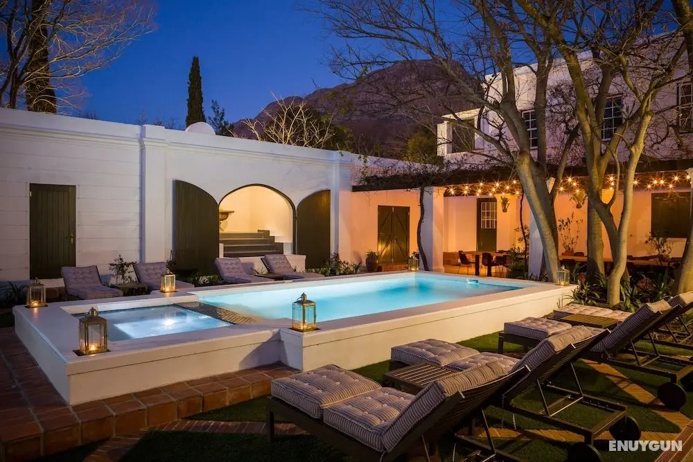 Akademie Street Boutique Hotel - Havuz