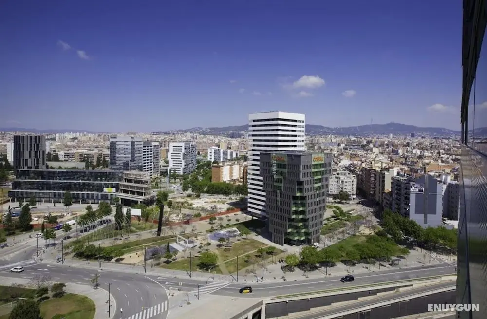 Akira Flats Fira Gran Via Barcelona - Dış Mekan