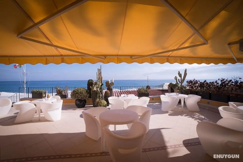 Hotel Albatros Varigotti - Dış Mekan