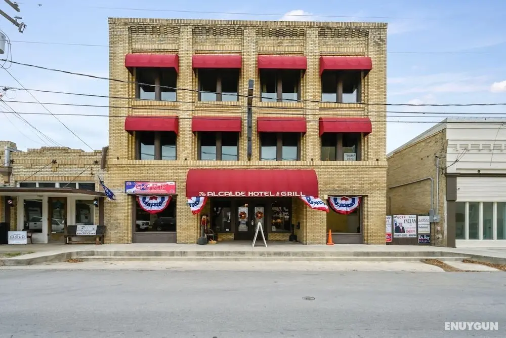 The Alcalde Hotel by OYO - Öne Çıkan Resim