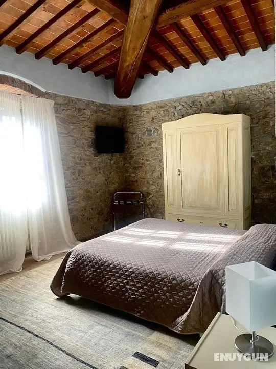 Alessio Room Overlooking the Vineyards of Tuscany - Öne Çıkan Resim