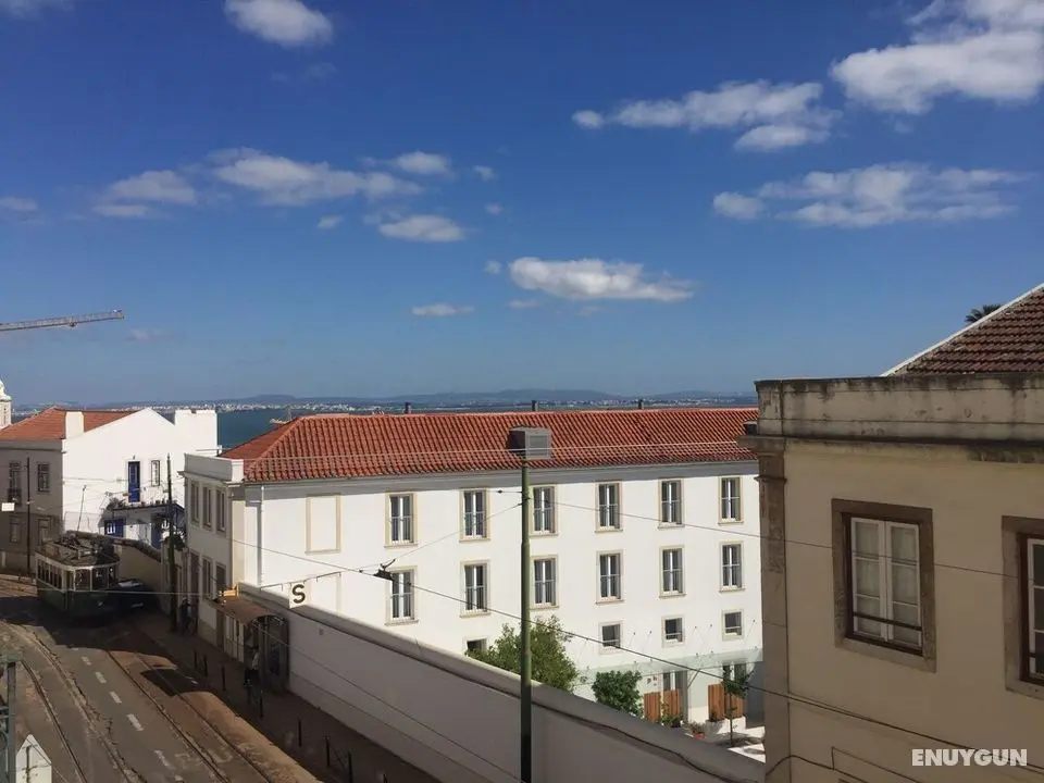 Alfama Tailor Made Green House With a View - Oda Manzaraları