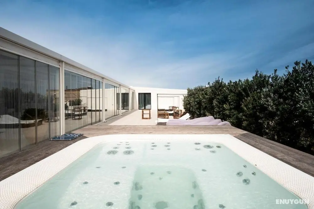 Alkamuri Posh Hotel Spa - 102 Suite Deluxe - Oda