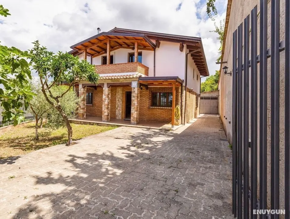 Alluring Chalet in Motta Santa Lucia With Garden - Öne Çıkan Resim