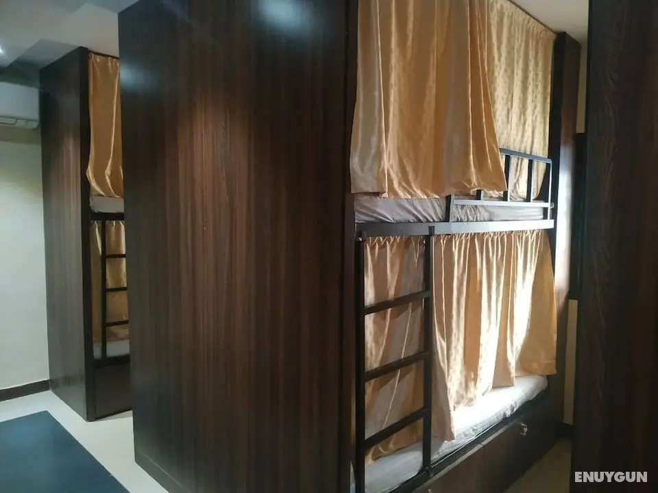 Almas Dormitory Andheri - Öne Çıkan Resim