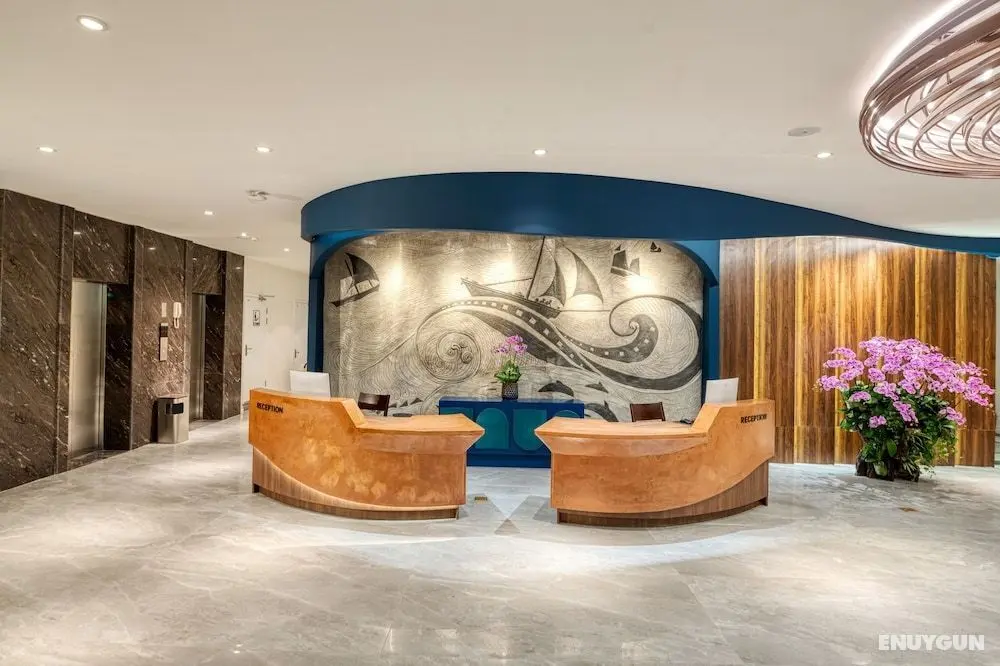 The Almin Hotel - Lobi