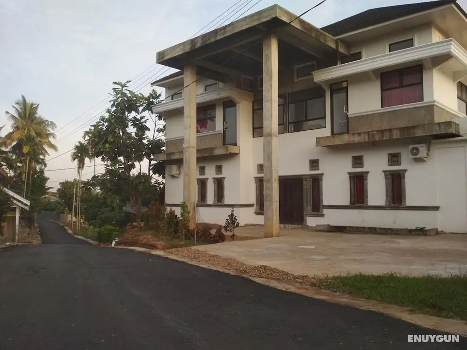 Almira Homestay - Dış Mekan