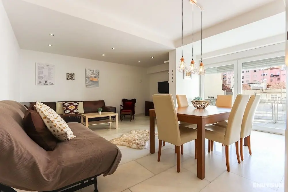 Almirante Terrace by Homing - Öne Çıkan Resim