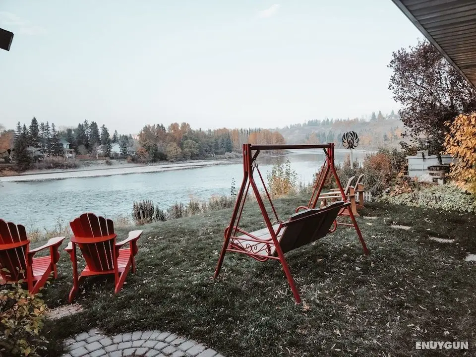 Along River Ridge - Oda Manzaraları