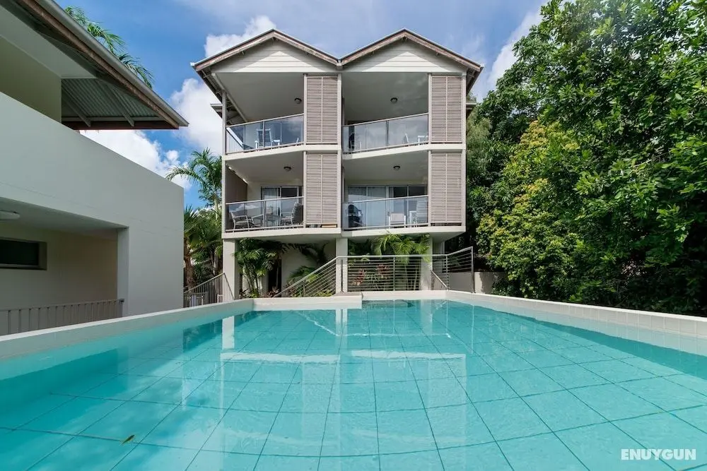 Alpha 8 on Waterson - Airlie Beach - Öne Çıkan Resim