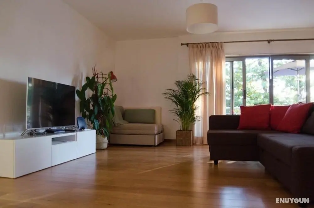 ALTIDO Graca Luminous 2-BR Apartment w/Terrace - Öne Çıkan Resim