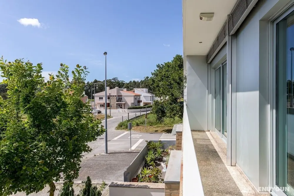 Altido Sleek House W/Balcony & 2 Terraces In Porto - Oda Düzeni