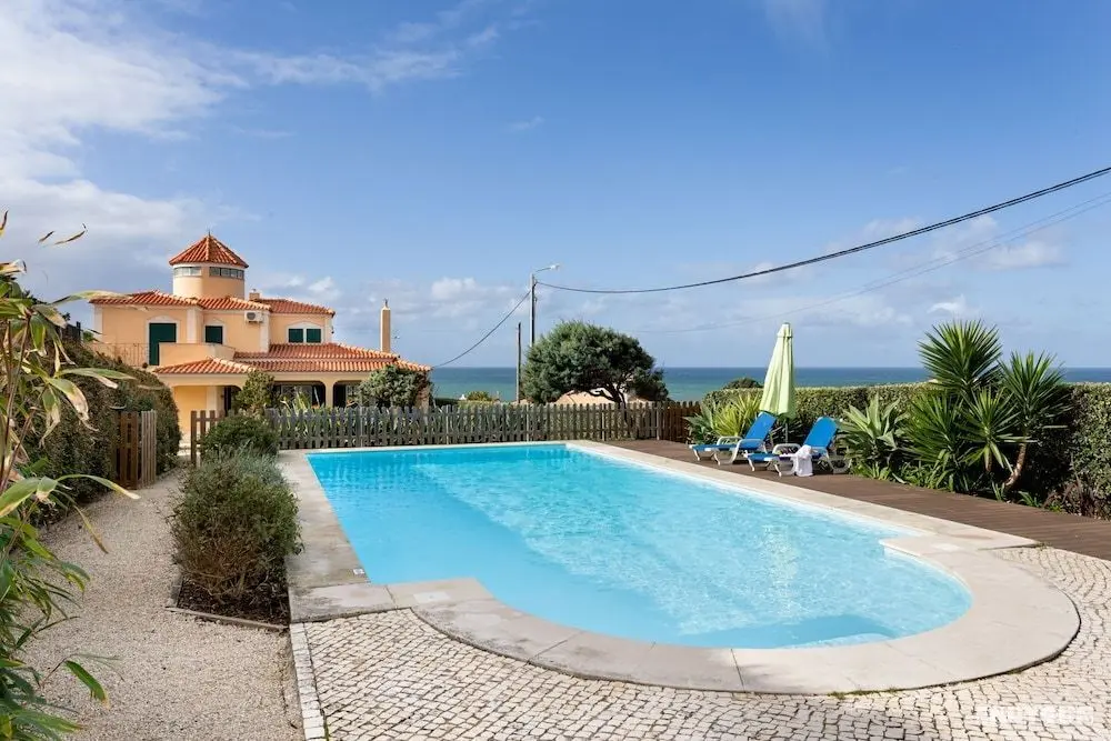 ALTIDO Splendid 4-BR House w/Swimming Pool & Sea View - Havuz