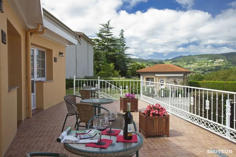 Hotel Alvaro - Dış Mekanlar