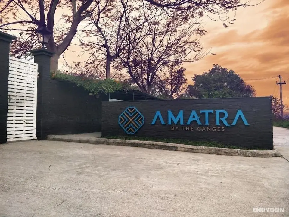 Amatra By the Ganges - Öne Çıkan Resim