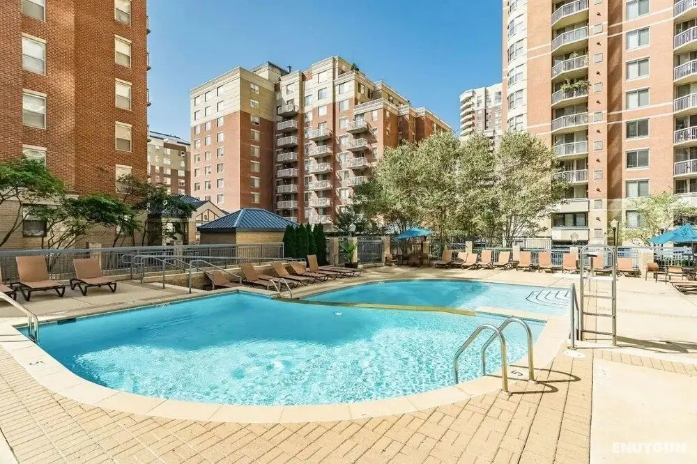Amazing 1 Bedroom Condo Ballston - Havuz