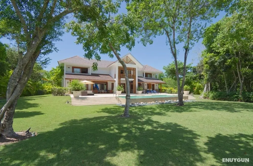 Amazing 4-bedroom Tropical Villa With Private Pool and Golf Course View at Luxury Resort - Oda