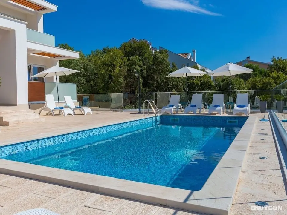 Amazing Villa Apartment With Pool Near the Beach - Öne Çıkan Resim