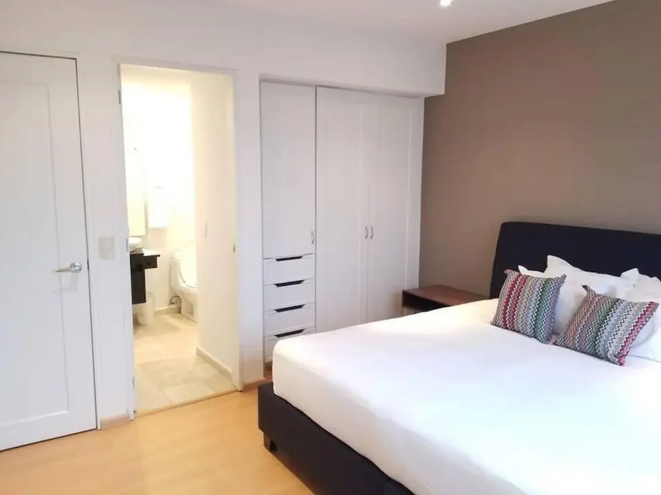 Amazing City Views in Big Apartment With Amenities - Oda