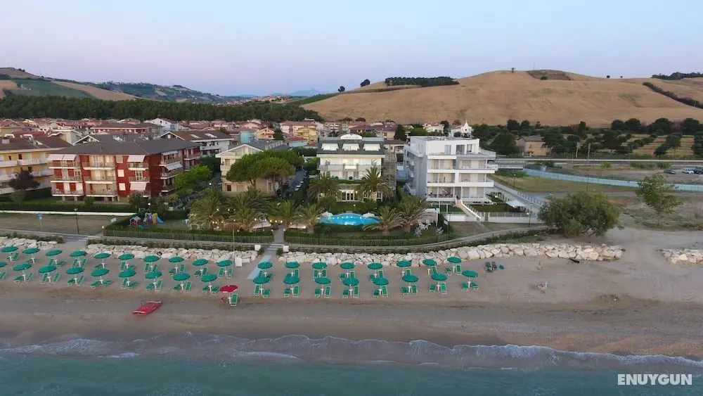 Hotel Ambasciatori - Dış Mekan