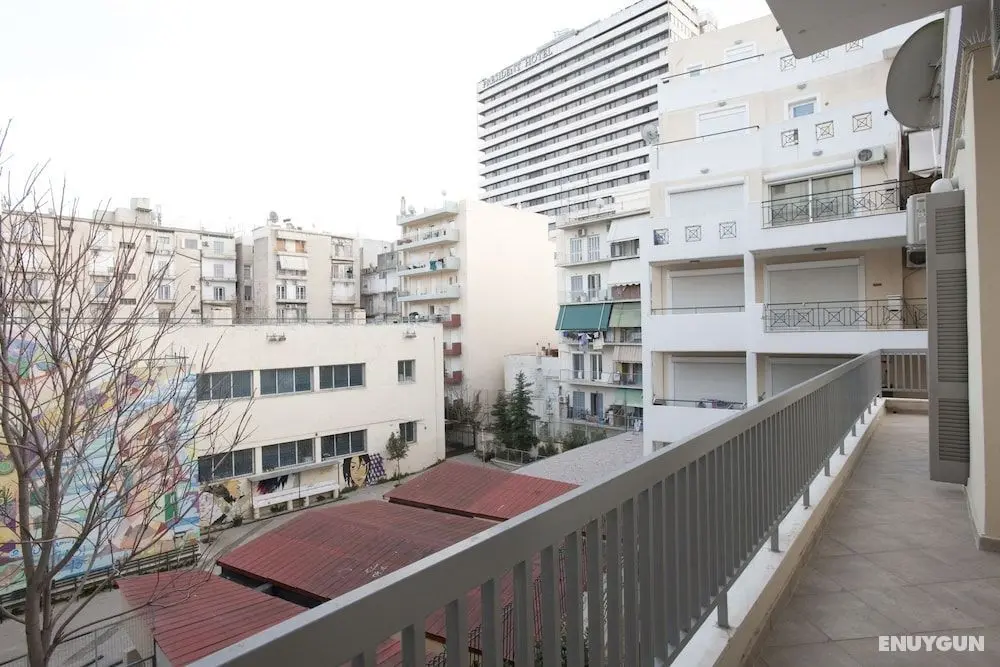 Ambelokipi. Spacious Sunny Apartment - Oda Manzaraları