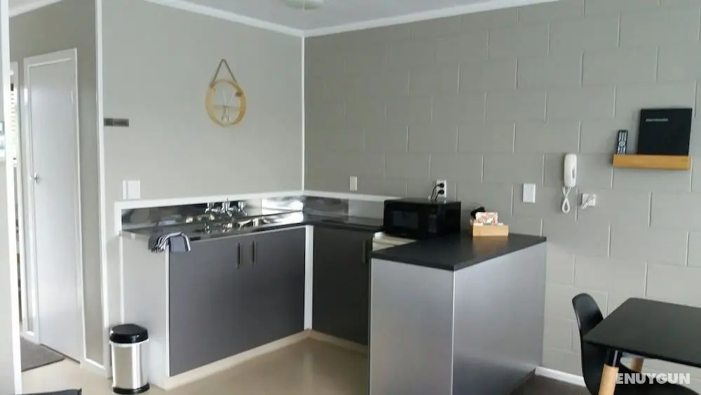 Amble In Motel - Öne Çıkan Resim