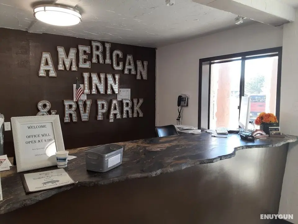 American Inn and RV Park - Lobi