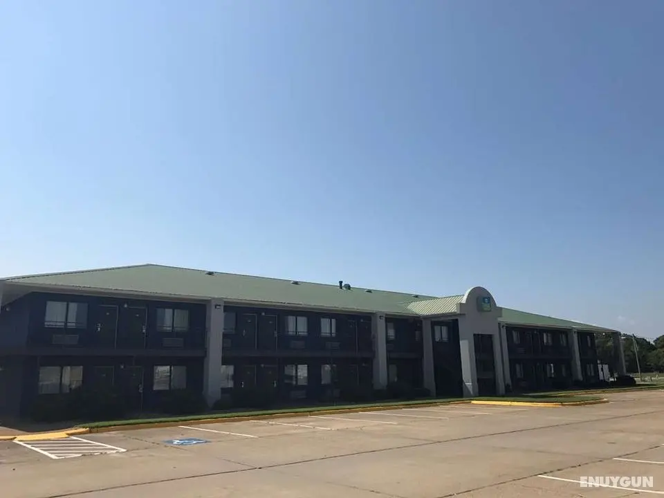 Americas Best Value Inn Brinkley - Genel