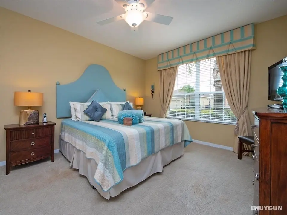 An Amazing Villa, 5 Bedrooms, 4 Bathrooms, Custom Built Single Story Villa With Additional Living Space Featuring an Over-sized Pool With a Huge Pool Deck Overlooking Conservation Area. - 400 - Oda