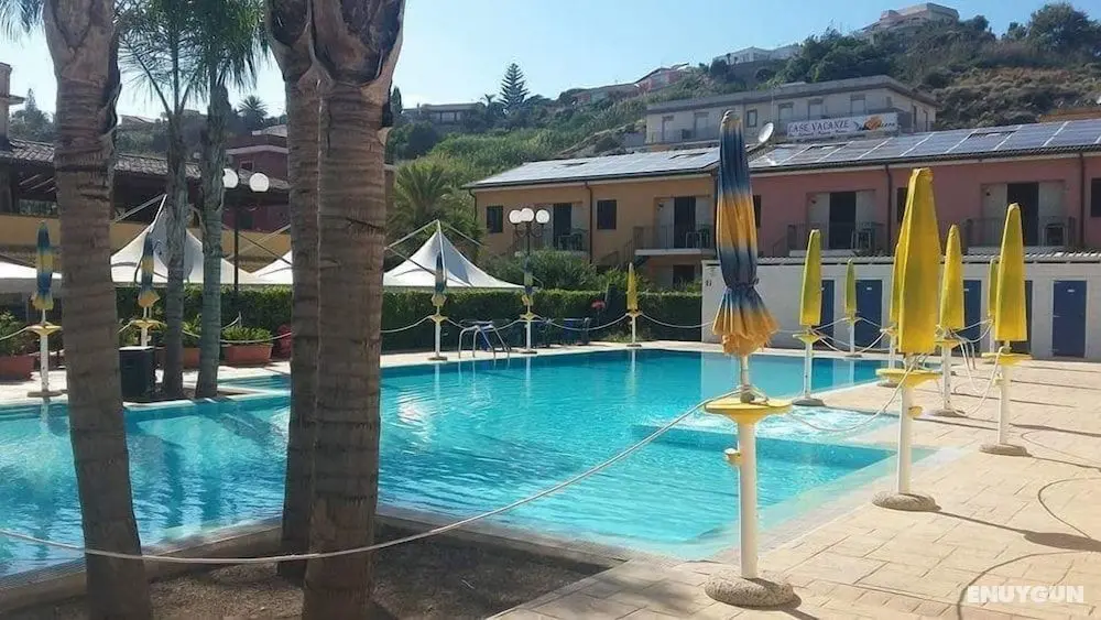Andrea Case Vacanze L'Ancora - Havuz