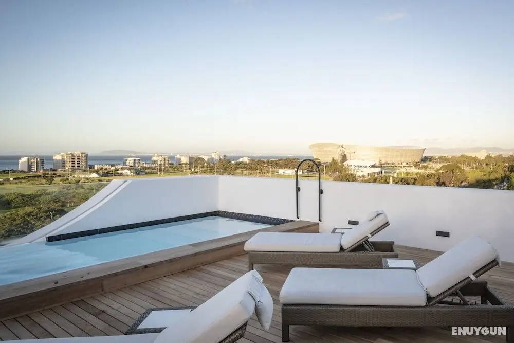 ANEW Hotel Green Point - Havuz