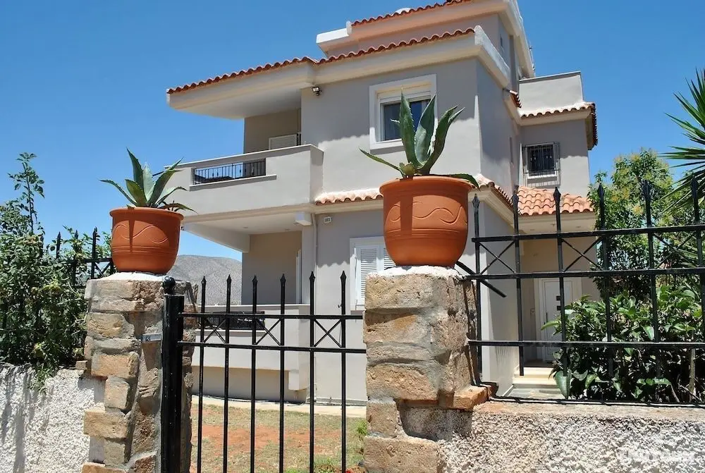 Angelina's Home - Öne Çıkan Resim