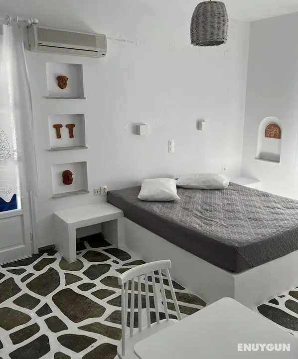 Angie's Studios - Öne Çıkan Resim
