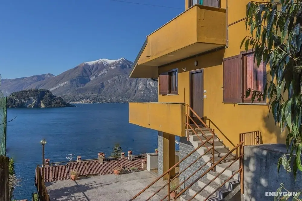 Angolo con Vista Varenna - Oda