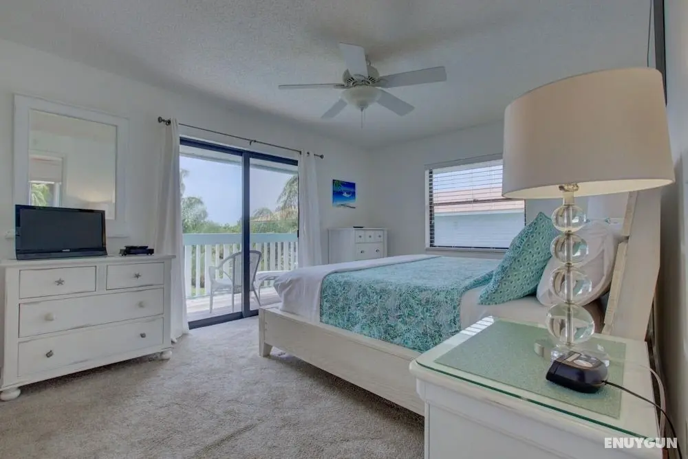 Anna Maria Island Bay Watch Bungalow - Oda