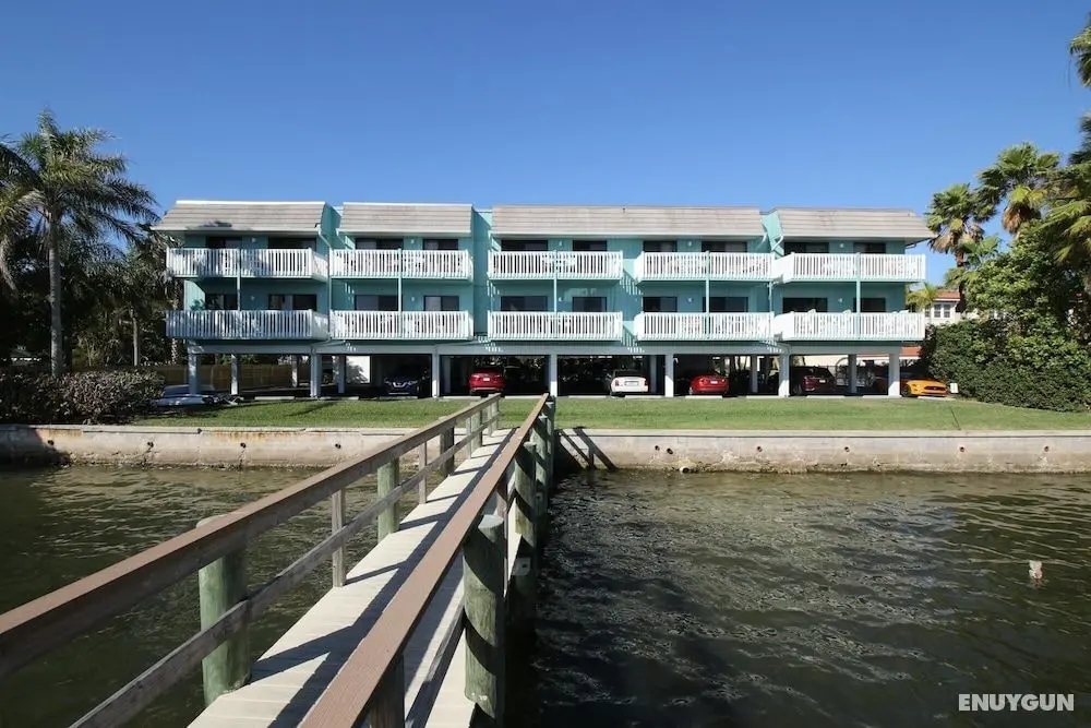Anna Maria Island Beach Palms 2A - Oda