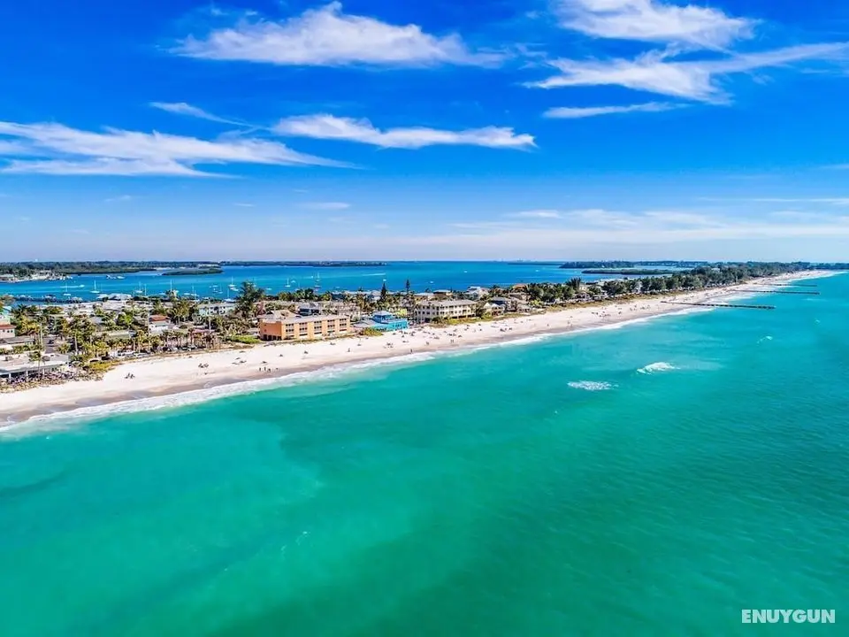 Anna Maria Island Beach Palms 2B - Oda