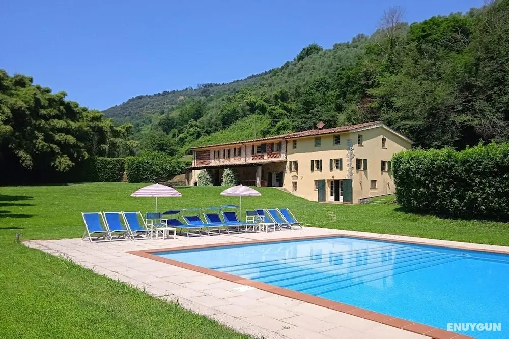 Villa Anna Montebello With Pool Camaiore - Oda