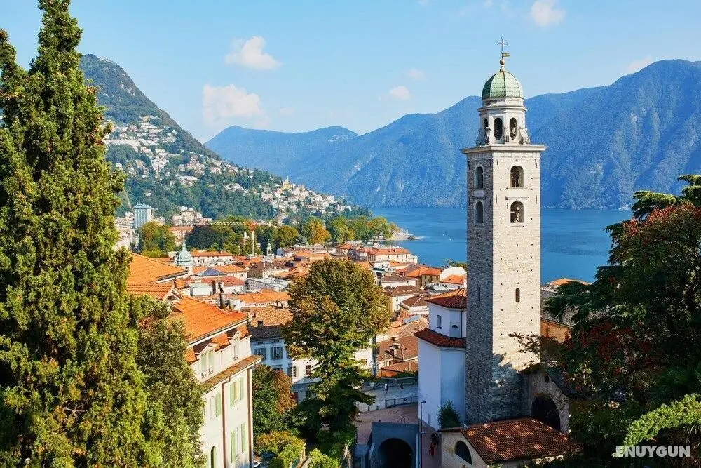 Antico Municipio in Ponte Tresa - Oda