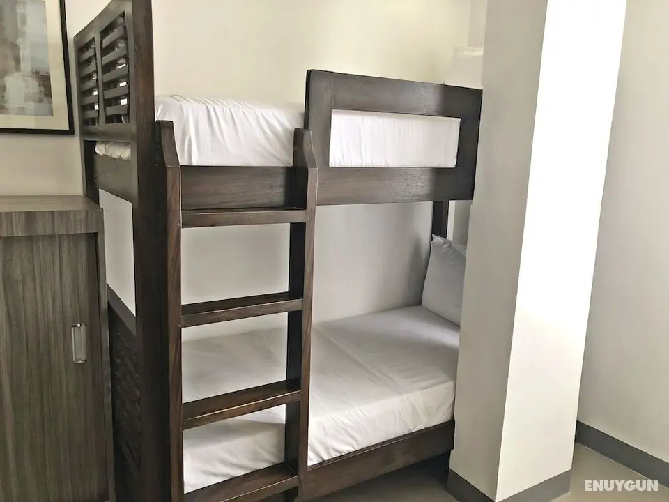 Anton's Loft Designer Resort Pansol - Oda