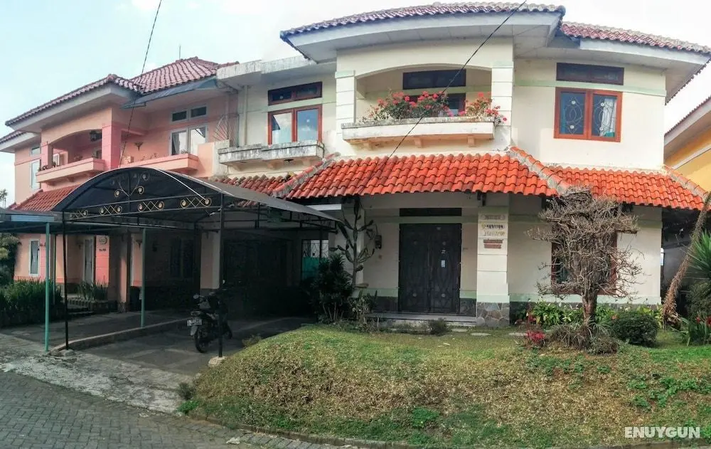 Villa Anvil Cipanas 4 Bedroom for 25 pax - Öne Çıkan Resim