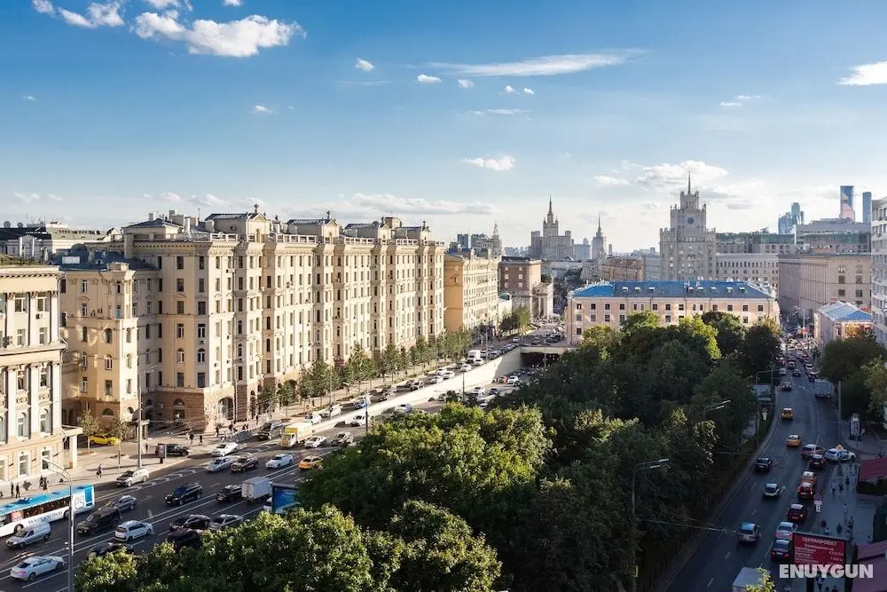 Apart Hotel Oruzheiniy Plaza - Oda Manzaraları