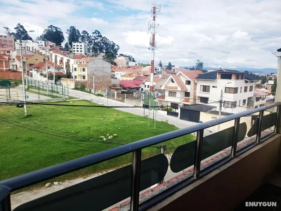 Apartamento 3 habitaciones y parqueo - Dış Mekan