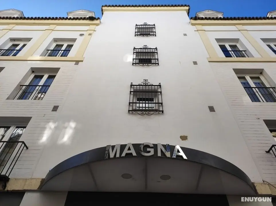 Apartamentos Magna Sevilla - Dış Mekan