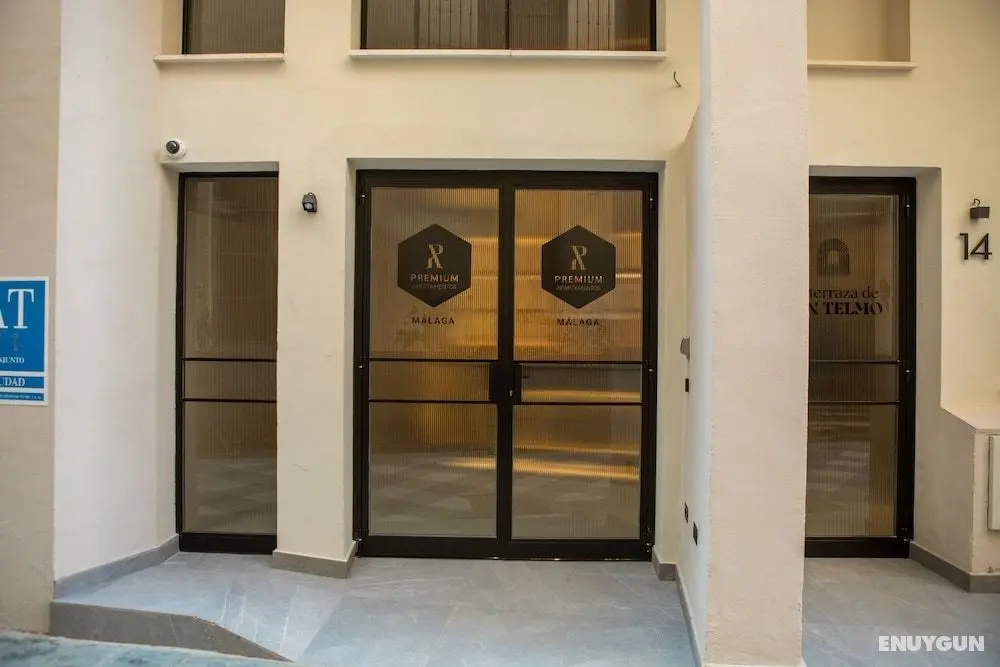 Apartamentos Málaga Premium - Calle San Telmo - Dış Mekan