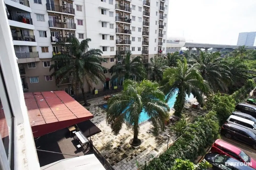 Apartemen Mutiara Bekasi By Veeroom - Havuz