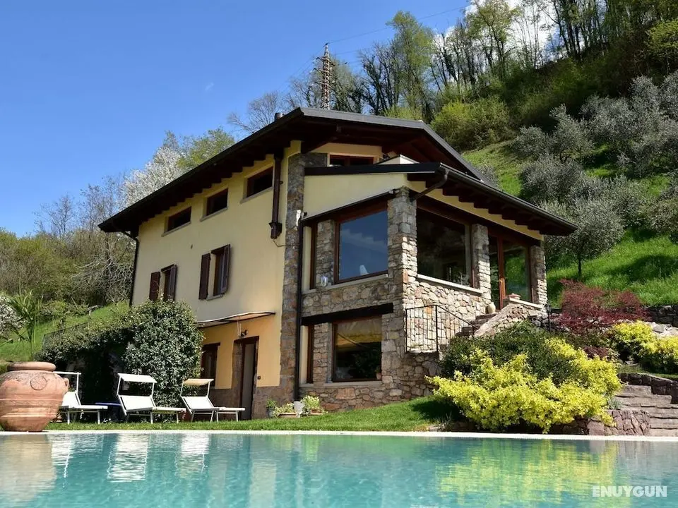 Apartment in 2-floor Villa With Swimming Pool, Equipped Garden and Lake View - Öne Çıkan Resim