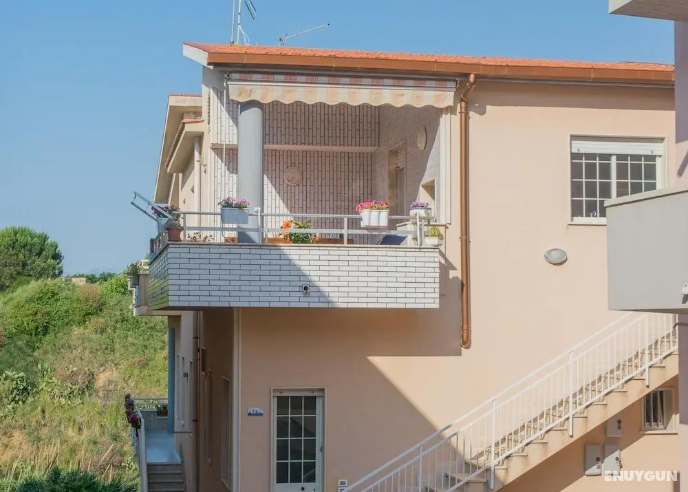 Apartment 8 bed Just 200 Meters From the sea - Oda